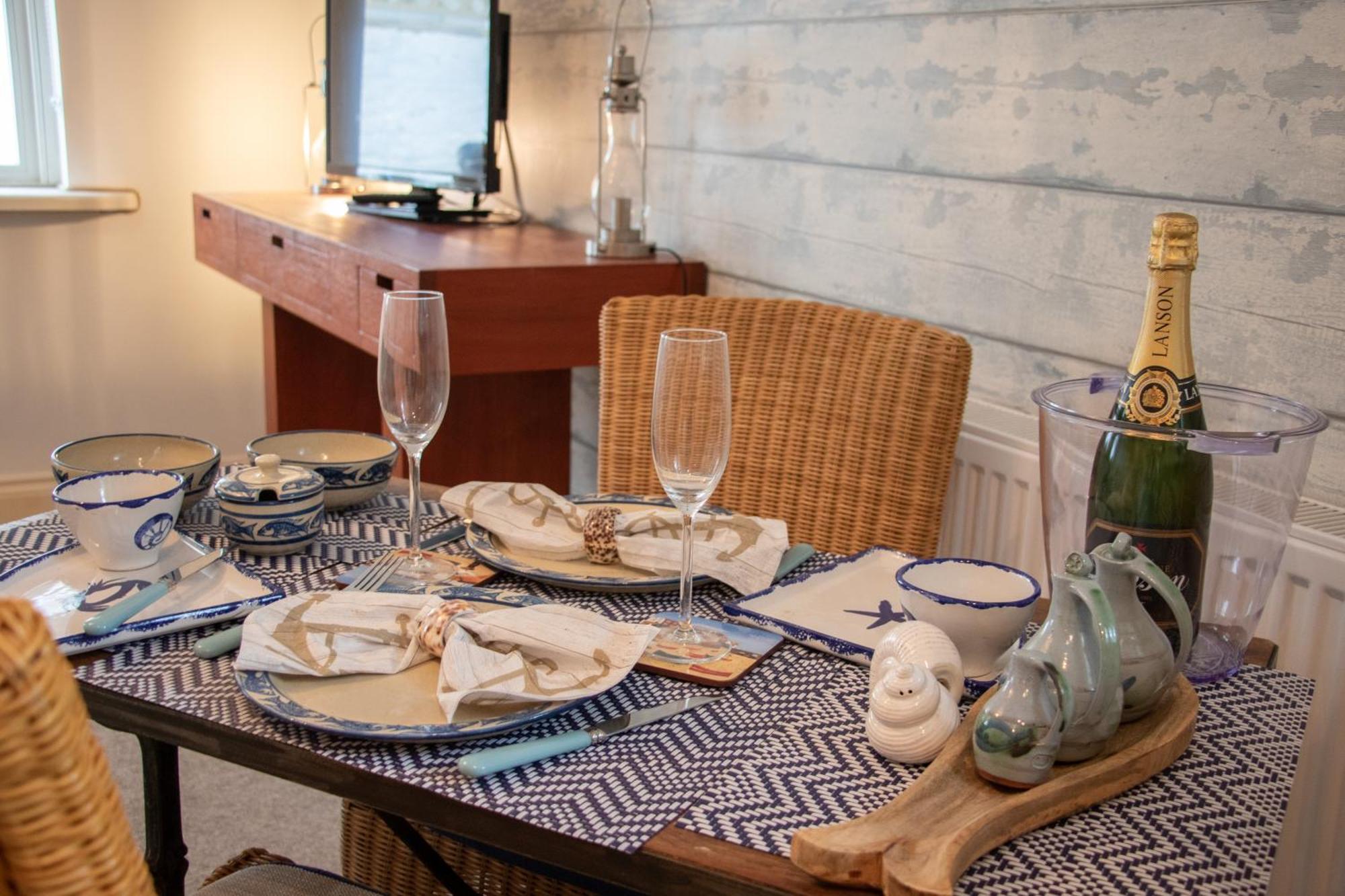 The Beach House Holiday Apartments อีสต์บอร์น ภายนอก รูปภาพ